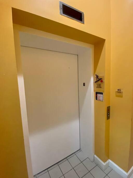 Downtown Albany 1 Bed + Workstation @ Maiden Lane Apartment Luaran gambar